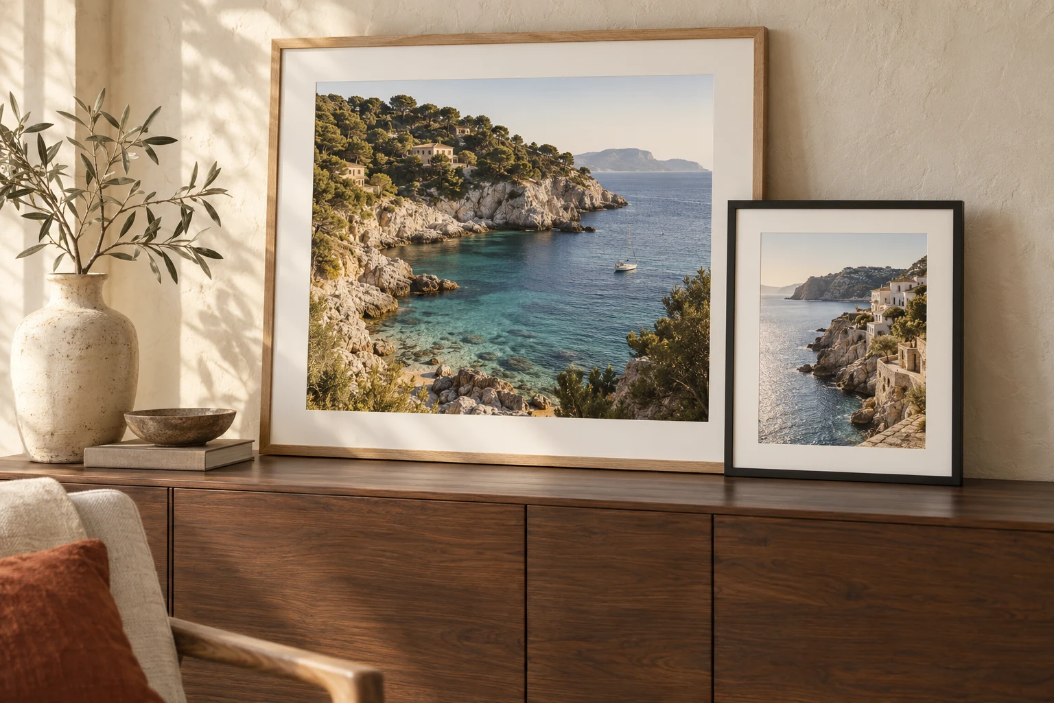 Mise en situation de photographies encadrées dans un intérieur
